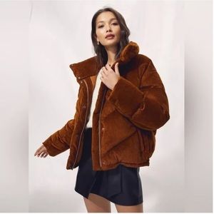 Aritzia Wilfred Corduroy Cloud Puff in Rich Earth Brown